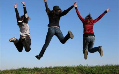 ¿Cuál es la actitud y compromiso que debo adquirir con Dios, pues soy joven y las presiones que existen en el mundo actual son muchas?